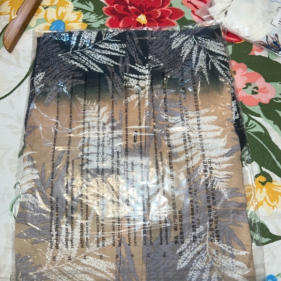 Pol Mens shirt. Size large. NIP - Picture 2 of 2